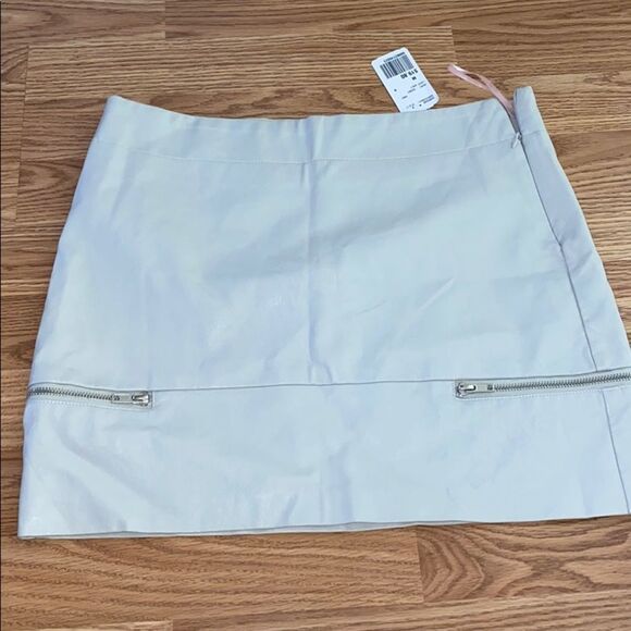 Forever 21 Faux Leather Skirt Silver - Picture 1 of 2